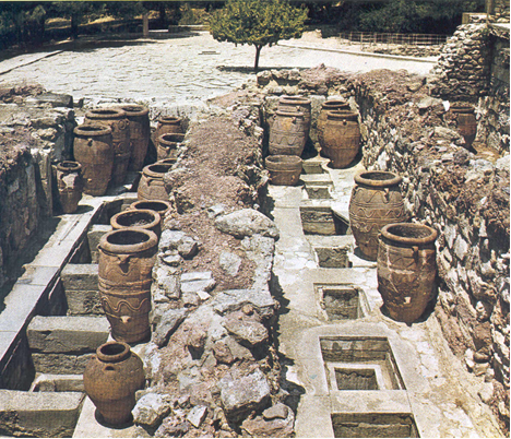 Il  Palazzo di Minosse a Cnosso, Creta, ricostruzione, e i magazzini, oggi 2