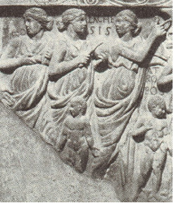 Le Moire, frammento di sarcofago, Musei Vaticani, Roma