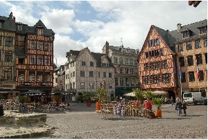 15 Rouen, la Piazza del Mercato vecchio, oggi