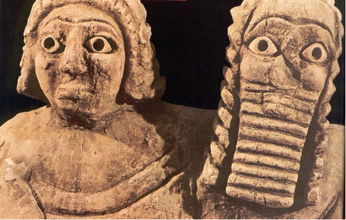 33 Coppia di sposi, terracotta, III millennio a.C., museo di Baghdad