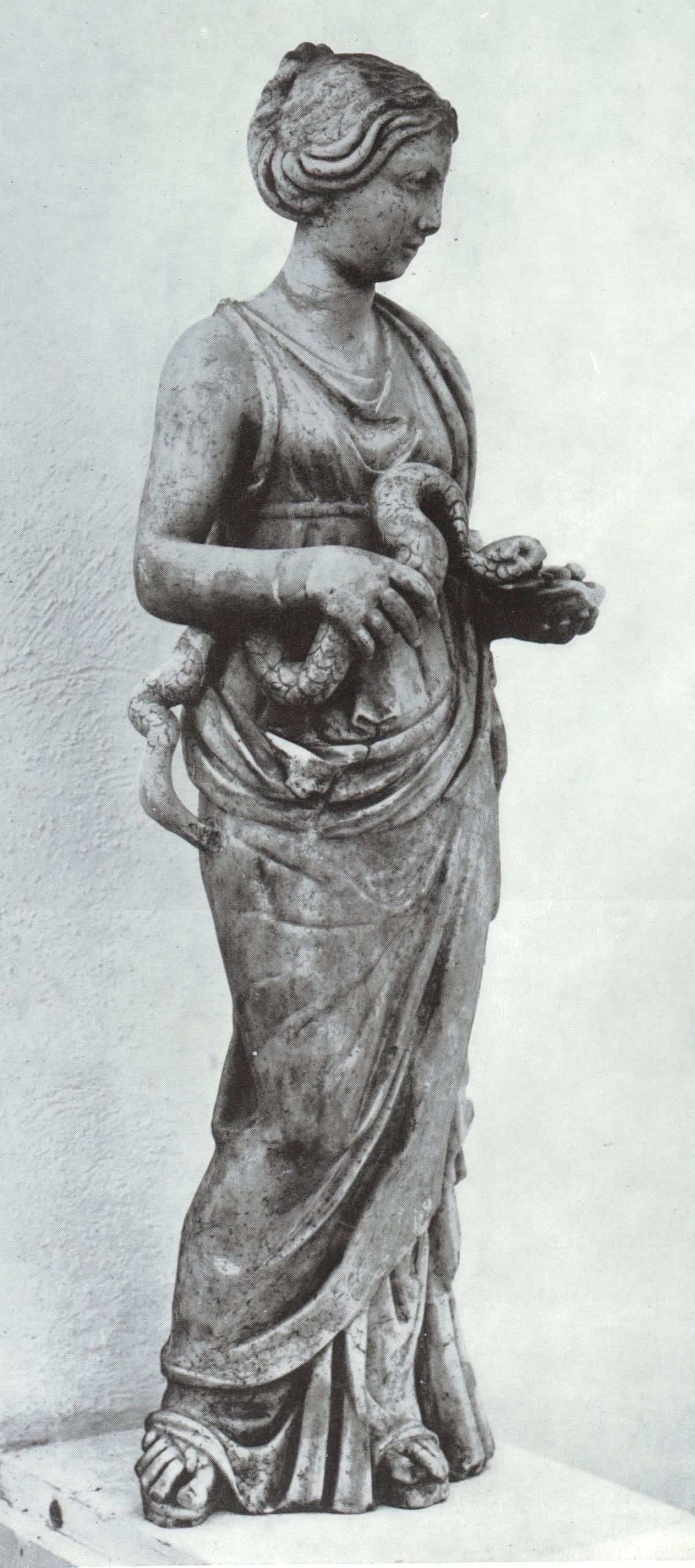 Igea, la dea serpente della guarigione, rilievo in avorio, Museo di Rodi