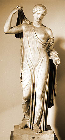 01 Venere del Frejus, copia di statua del V sec.a.C., Museo del Louvre, Parigi